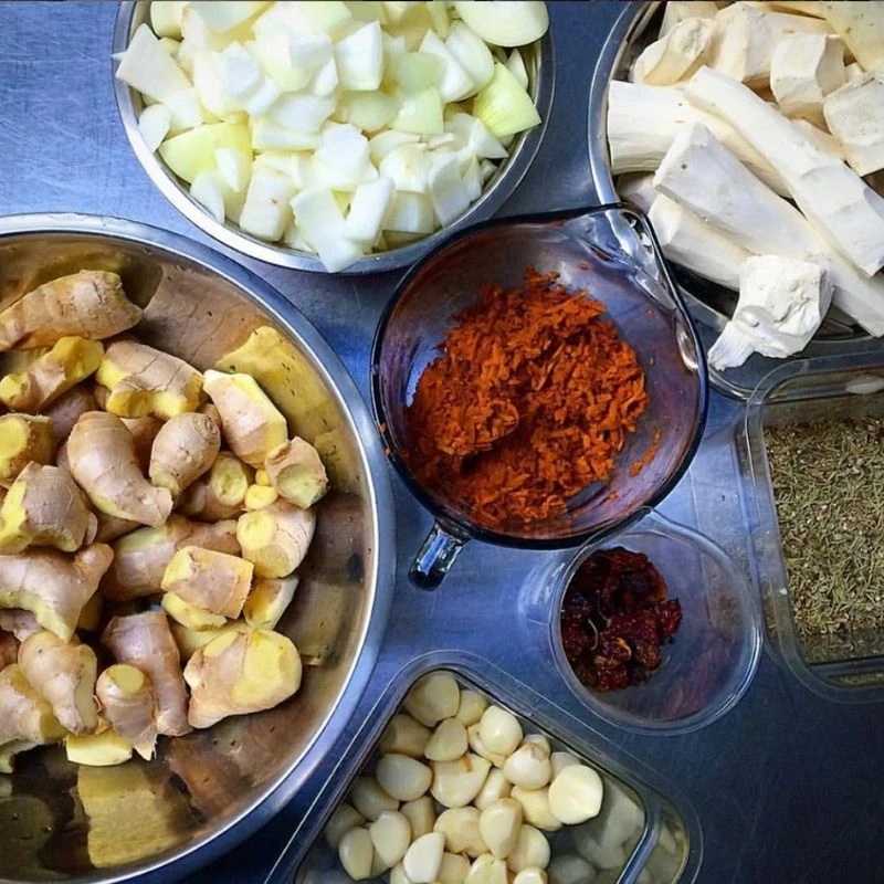 Organic Fire Cider by Herbal Revolution (8 oz) - Glass Bottle