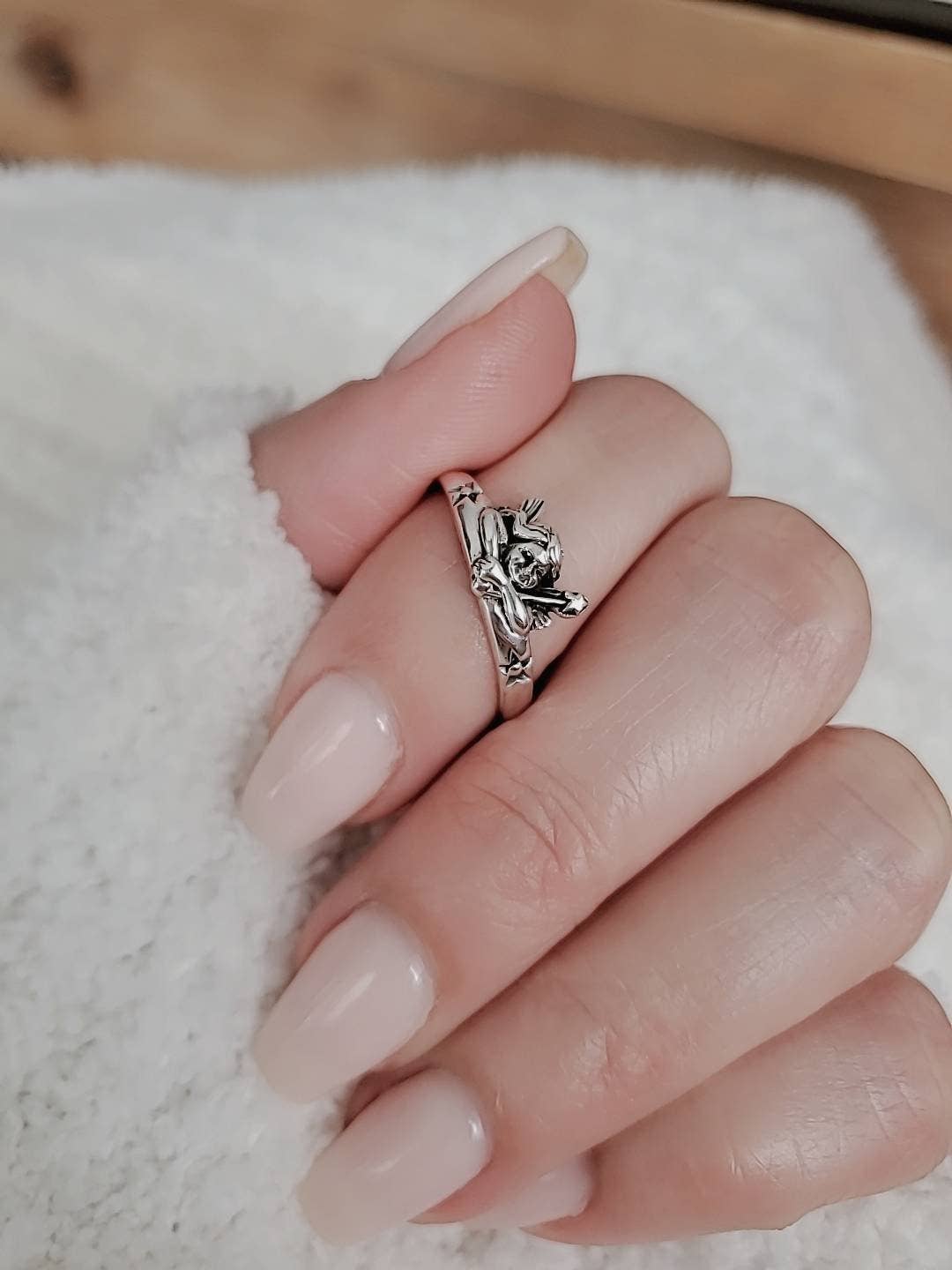 Sterling Silver Guardian Angel Ring (Size 9)