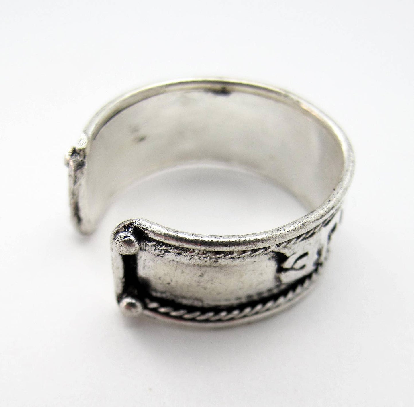 Mantra Cuff Ring - Om Mani Padme Hum (The Jewel in the Heart of the Lotus)