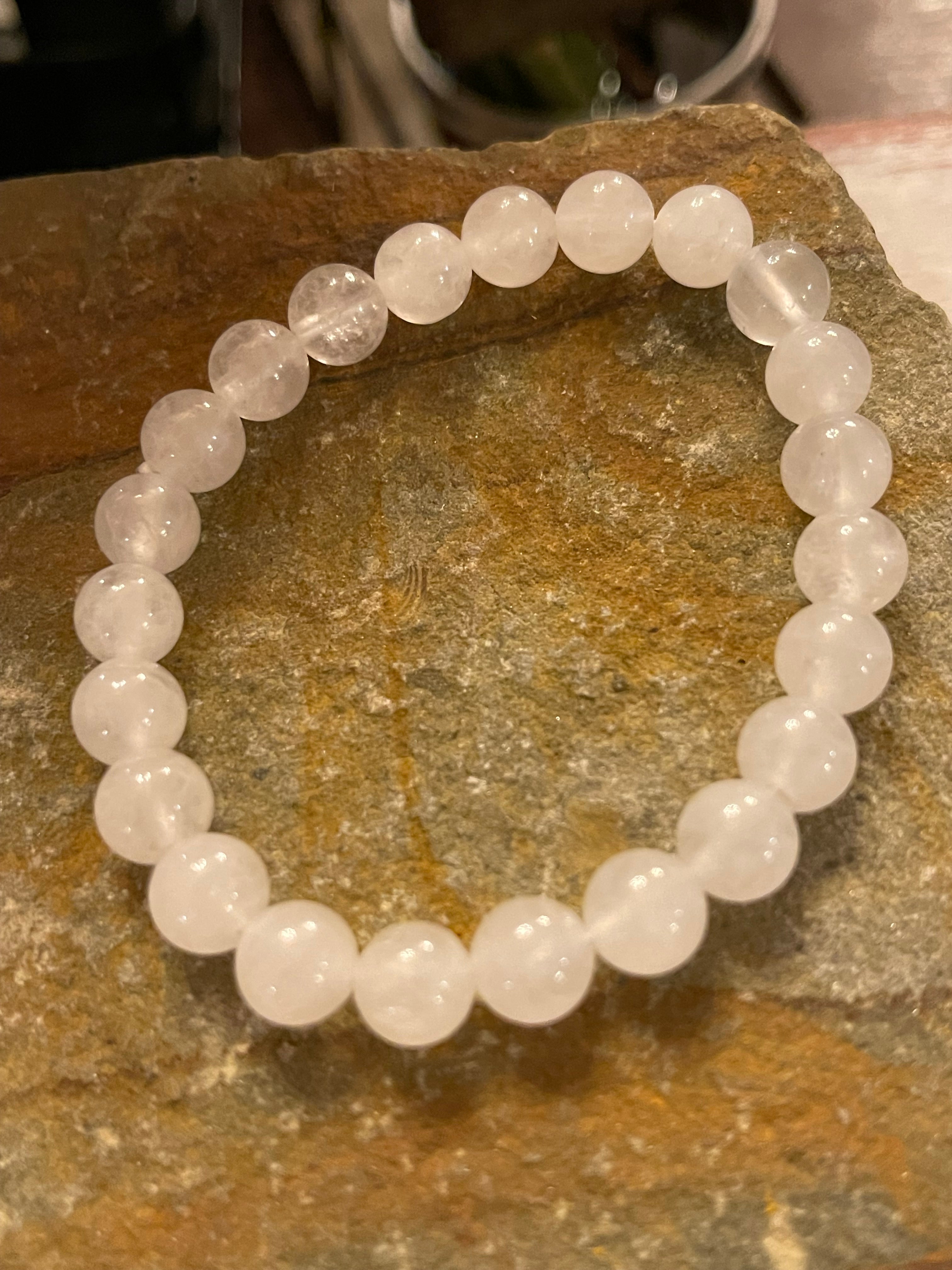 Natural Quartz Crystal Gemstone Bracelet (8 mm beads)