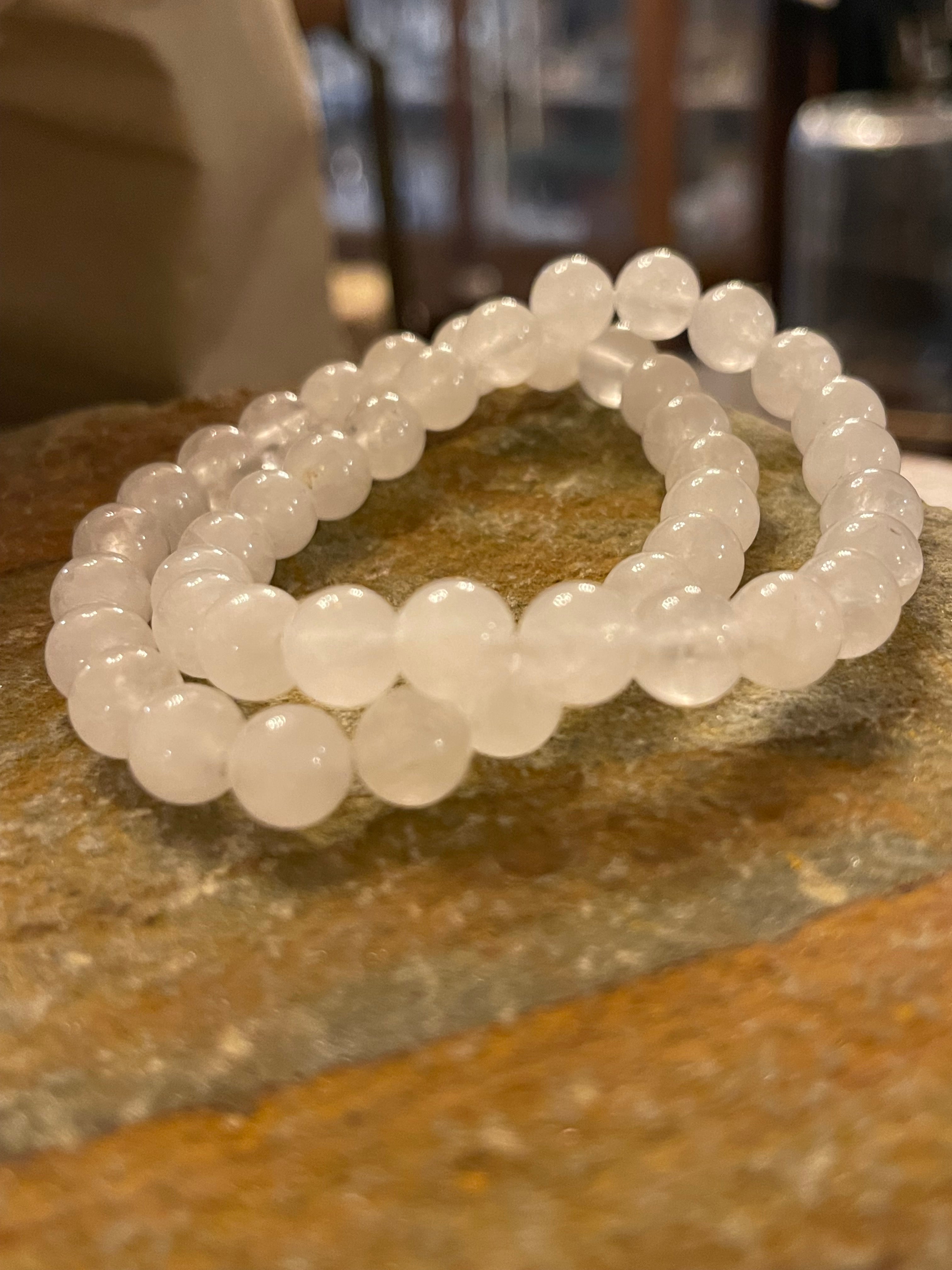 Natural Quartz Crystal Gemstone Bracelet (8 mm beads)
