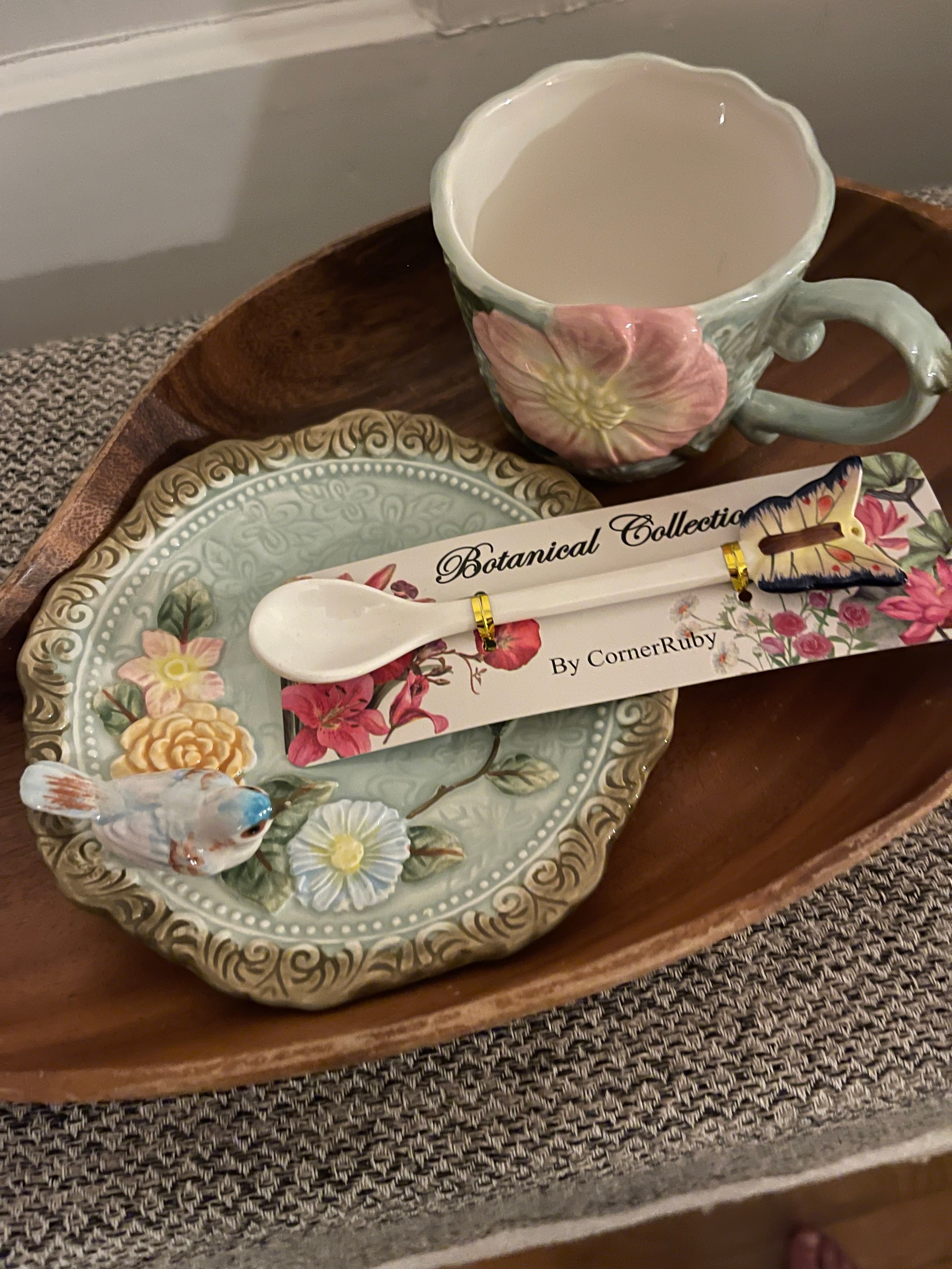3-piece Tea Set from the Corner Ruby Botanical Collection - Spring Birds