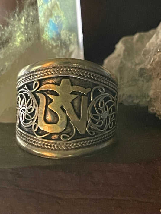 Sacred symbol OM Ring - Handmade from Nepal