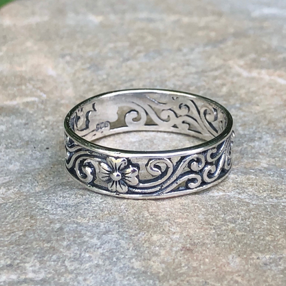 Silver Flower Filigree Band (Size 10)