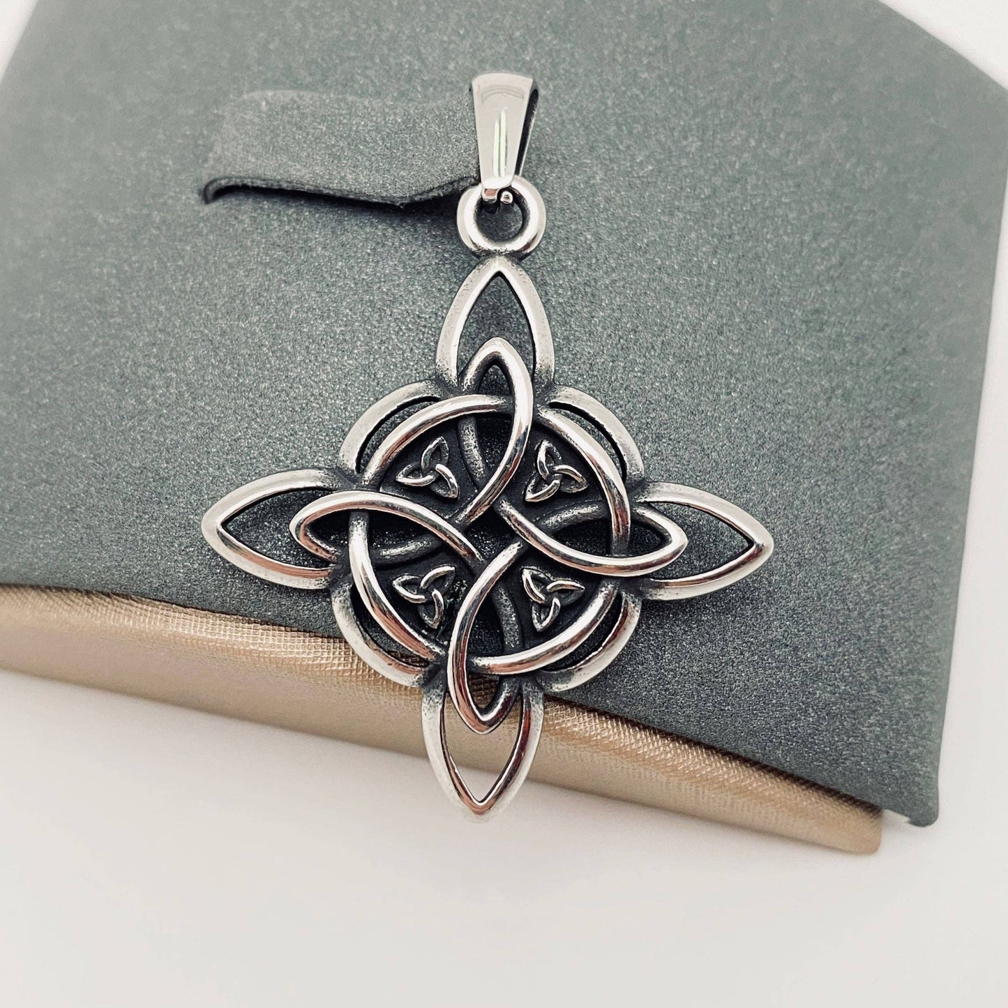 Celtic Knot Pendant (Stainless Steel)